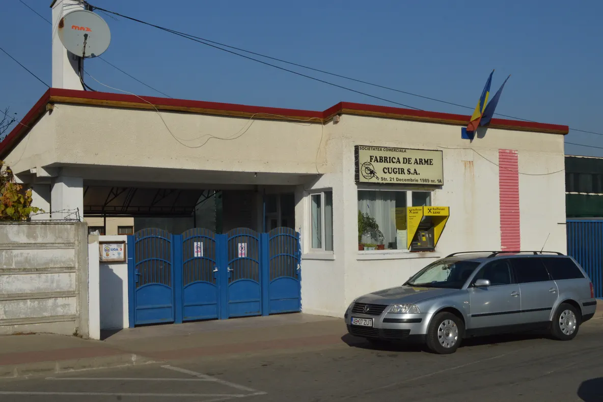 Revoltă la Fabrica de Arme din Cugir: angajații amenință cu greva generală