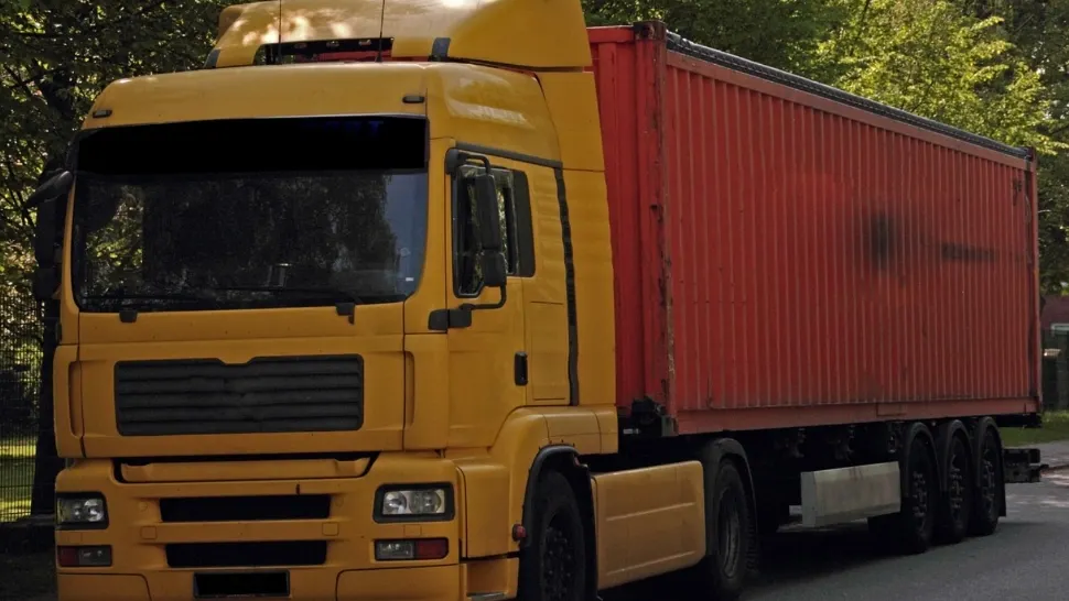 Pericol uriaș pe drumurile din Cluj: un șofer de TIR, prins beat după ce a fost filmat circulând haotic