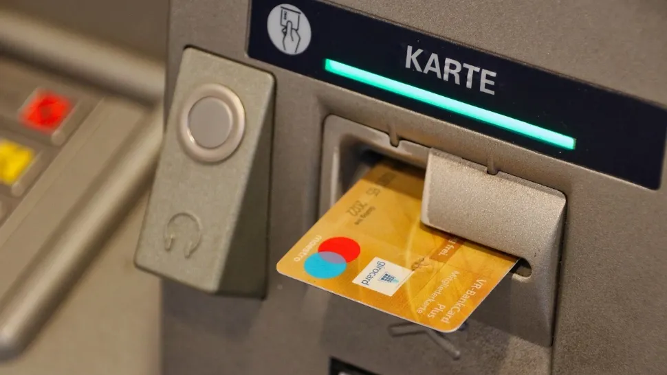 Un bărbat a „devenit” miliardar peste noapte: 21,8 miliarde de dolari i-au apărut în cont