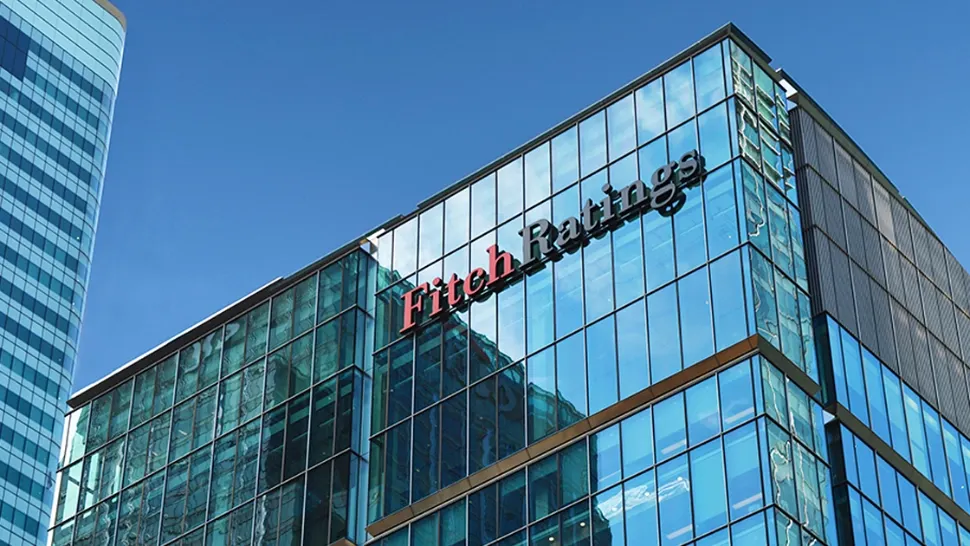 Zi decisivă pentru România, Fitch decide astăzi noul rating de țară. Care sunt efectele retrogradării la categoria „junk”