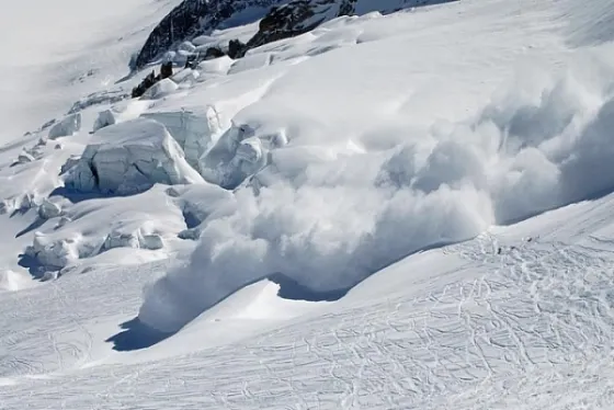 Autoritățile avertizează! Risc de avalanșe în Masivul Postăvarul