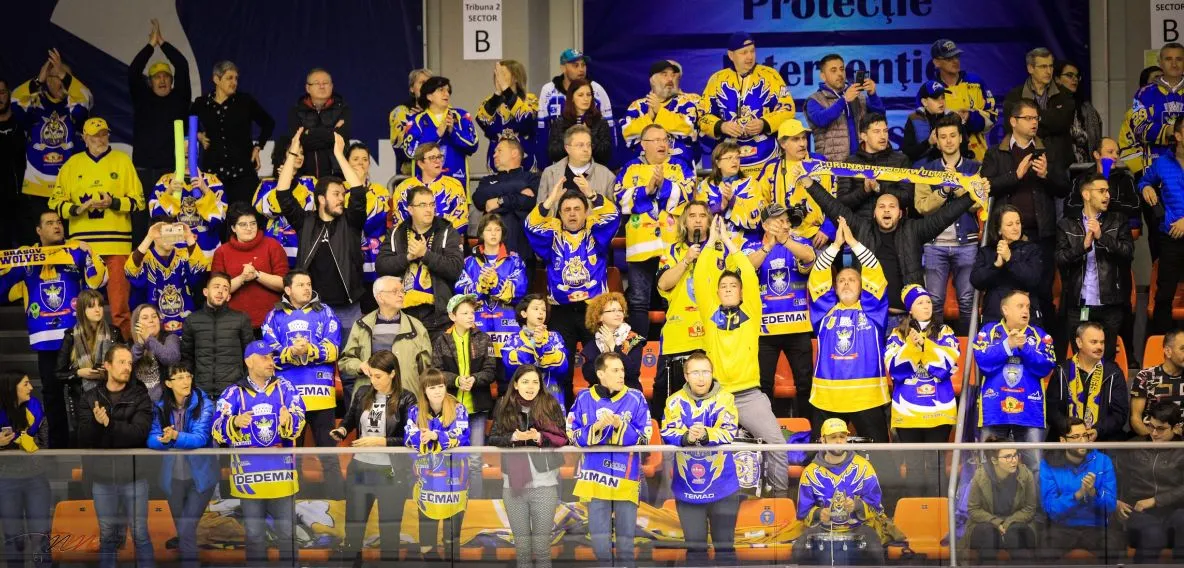 Corona Wolves Brașov, noua CAMPIOANĂ a României, la hochei