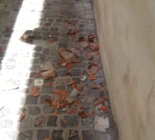 FOTO Unul dintre cele mai vizitate obiective turistice din Brașov, un adevărat pericol!