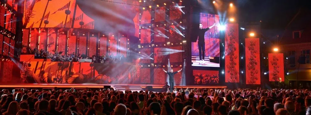 Finaliștii concursului de interpretare Cerbul de Aur și-au ales melodiile românești
