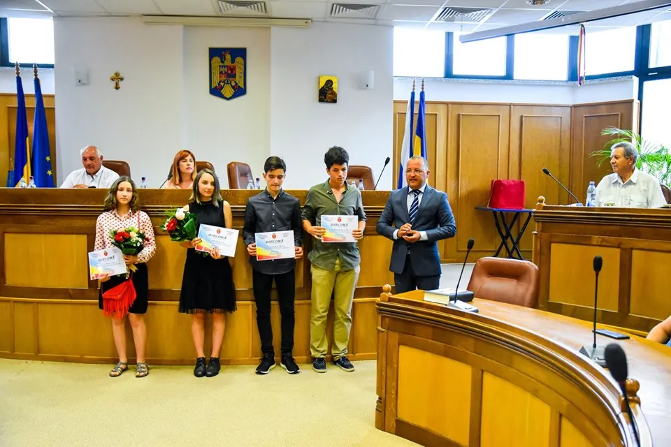 Ministerul Educației: "Transport GRATUIT pentru toți elevii"