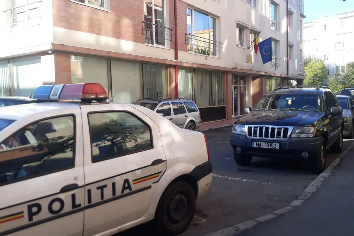 Percheziţii la Garda Forestieră Braşov