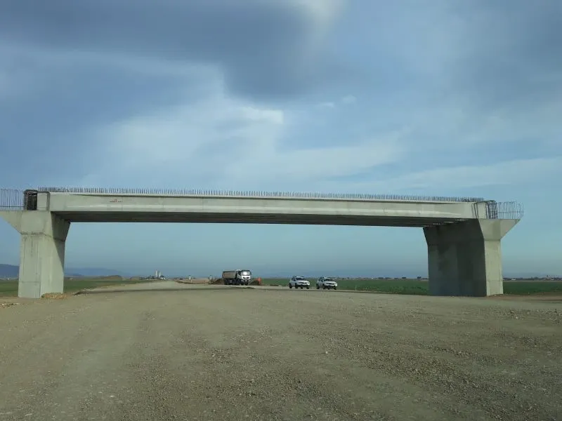 VIDEO + FOTO Au fost montate grinzile de pe autostrada Râșnov - Cristian