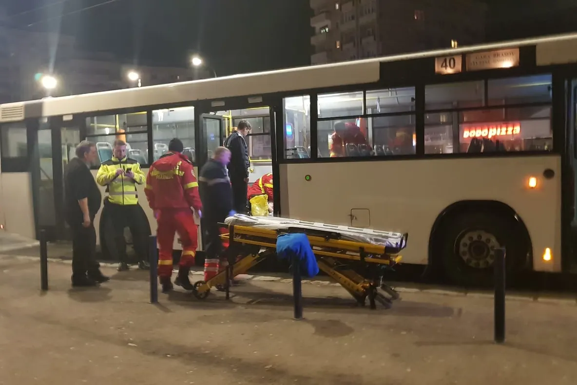 Un bărbat a murit în autobuz!