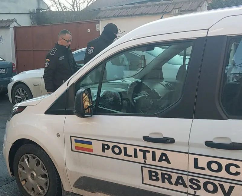 FOTO + VIDEO S-a masturbat în fața unor minori și a fost prins de polițiștii locali