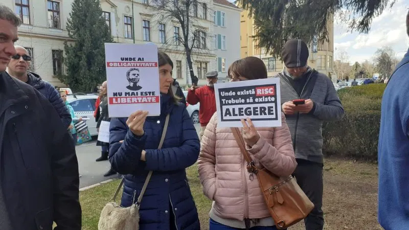 Protest împotriva vaccinării obligatorii, la Brașov (FOTO)