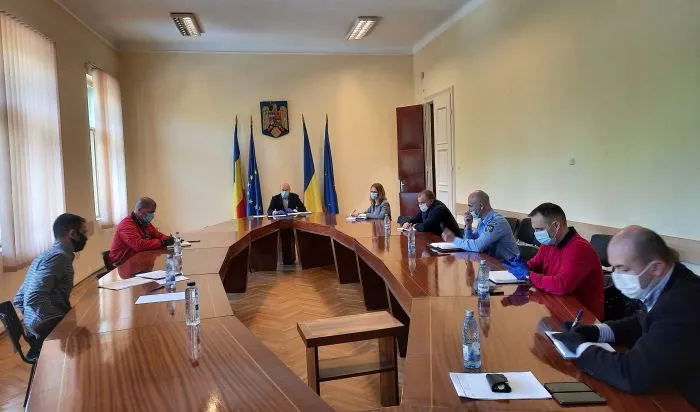 Întâlnire importantă pentru eliminarea conflictelor din comunitățile de romi ale județului Brașov