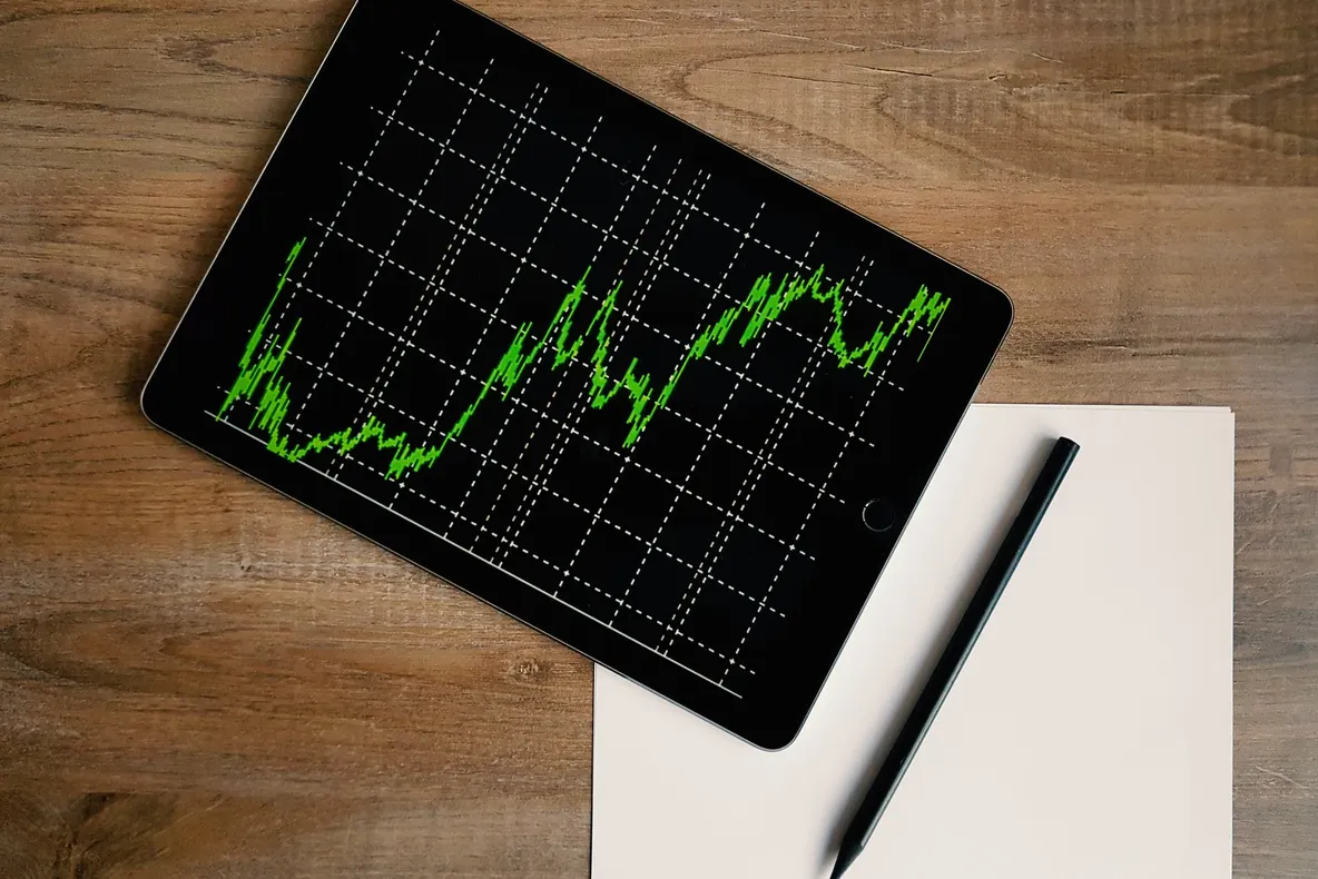 STUDIU TERMENE.RO: 25.64% dintre hotelurile și restaurantele din Brașov solicită certificatul pentru situații de urgență. 17.98% aplică la programul IMM Invest (P)