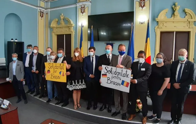 VIDEO Solidaritate pentru Brașov! Medic din Germania: "Împreună vom învinge acest virus! Luptați alături de noi, nu împotriva noastră!"