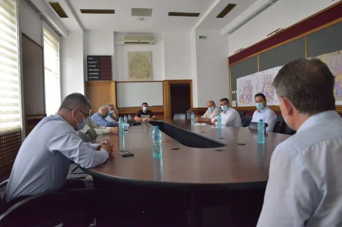 VIDEO Brașovul, sub ape, de câteva zile! Primarul  Scripcaru le-a impus celor responsabili să caute soluții urgente!