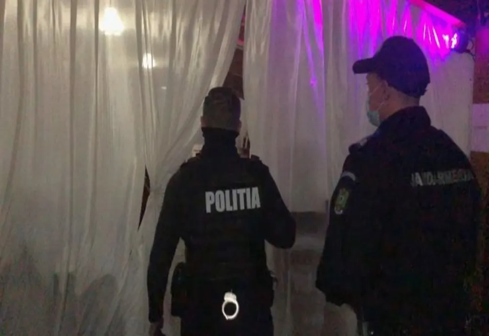 Polițiştii au "spart" o petrecere privată din Braşov şi au dat 44 de amenzi!