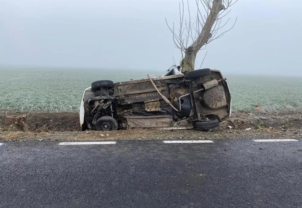 Maşină răsturnată, pe DN1