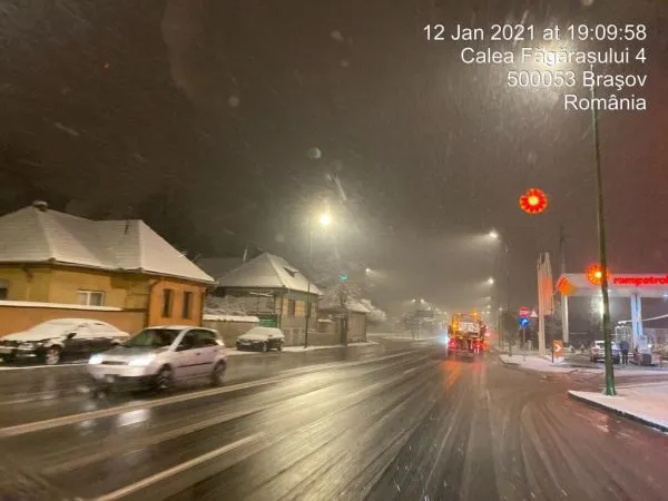 VIDEO Cum s-au deszăpezit drumurile din municipiul Brașov? Sunteți mulțumiți?