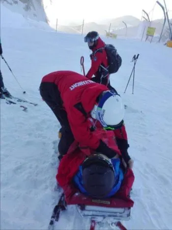 Patru traumatisme la mâini și o persoană lovită la coloană, bilanțul zilei pe pârtiile din Poiana Brașov!