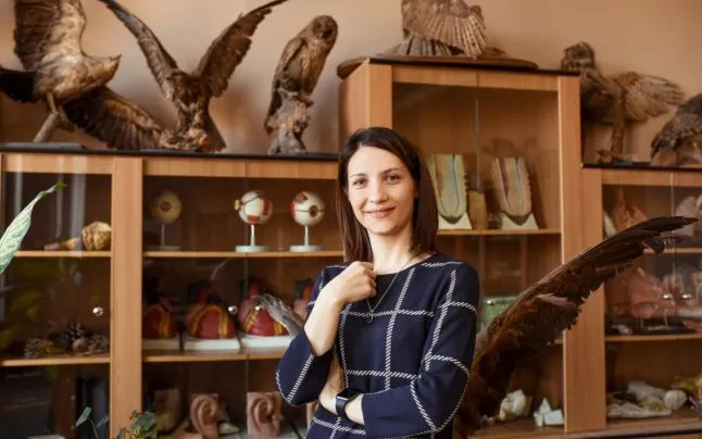 FOTO Din dragoste pentru profesie, Cristina Dudan din Făgăraș și-a transformat casa în școală!
