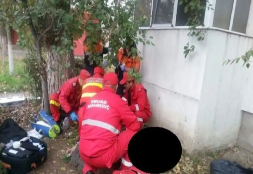 Bărbat căzut de la etaj, la Făgăraș