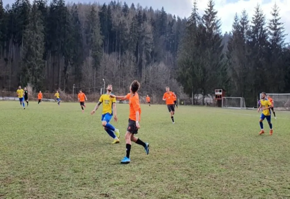 FOTBAL: Cetate Râșnov învinge pe Kids Tâmpa Brașov