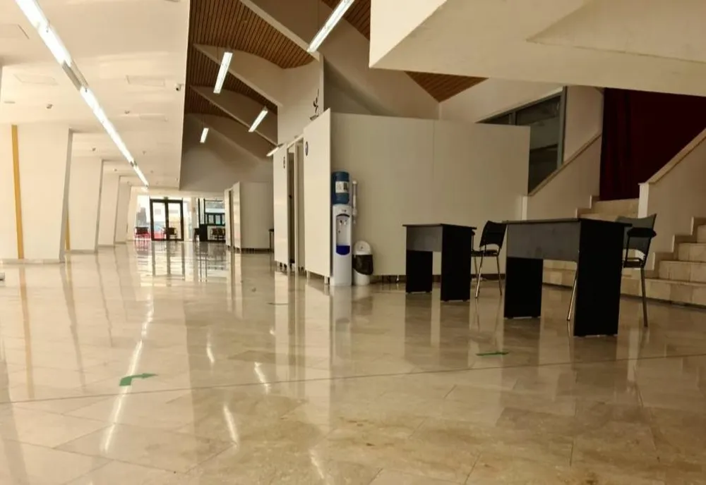 Avem un nou centru de vaccinare anti-COVID-19, dar niciun loc disponibil pentru programare!