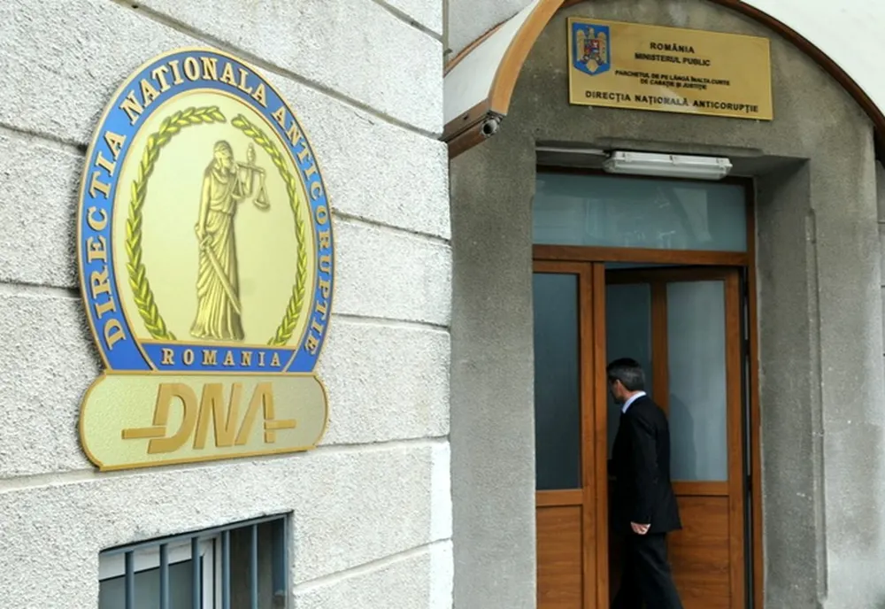 Un fost consilier județean, un fost consilier local și fosta șefă a Spitalului de Boli Infecțioase, trimiși în judecată de DNA!