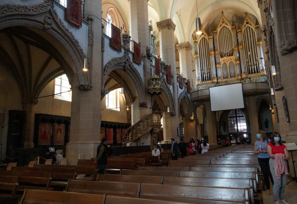 VIDEO Braşovenii şi turiştii s-au vaccinat anti-COVID-19, astăzi, la Biserica Neagră