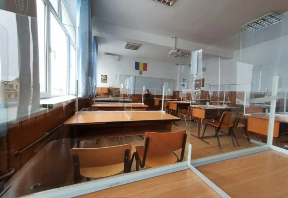 Elevii din județul Brașov nu sunt în siguranță în unele școli! Mai multe corpuri de clădire nu sunt autorizate!