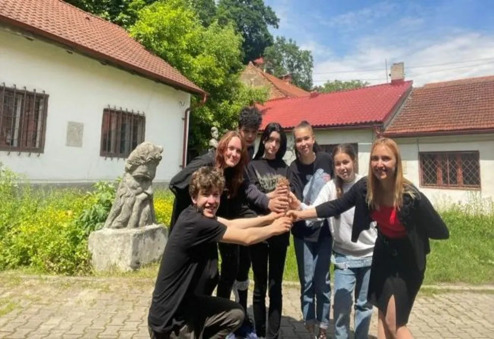 O trupă din Brașov a câștigat Festivalul de Teatru Național pentru Tineret "De-a Râsu’ - Plânsu’"