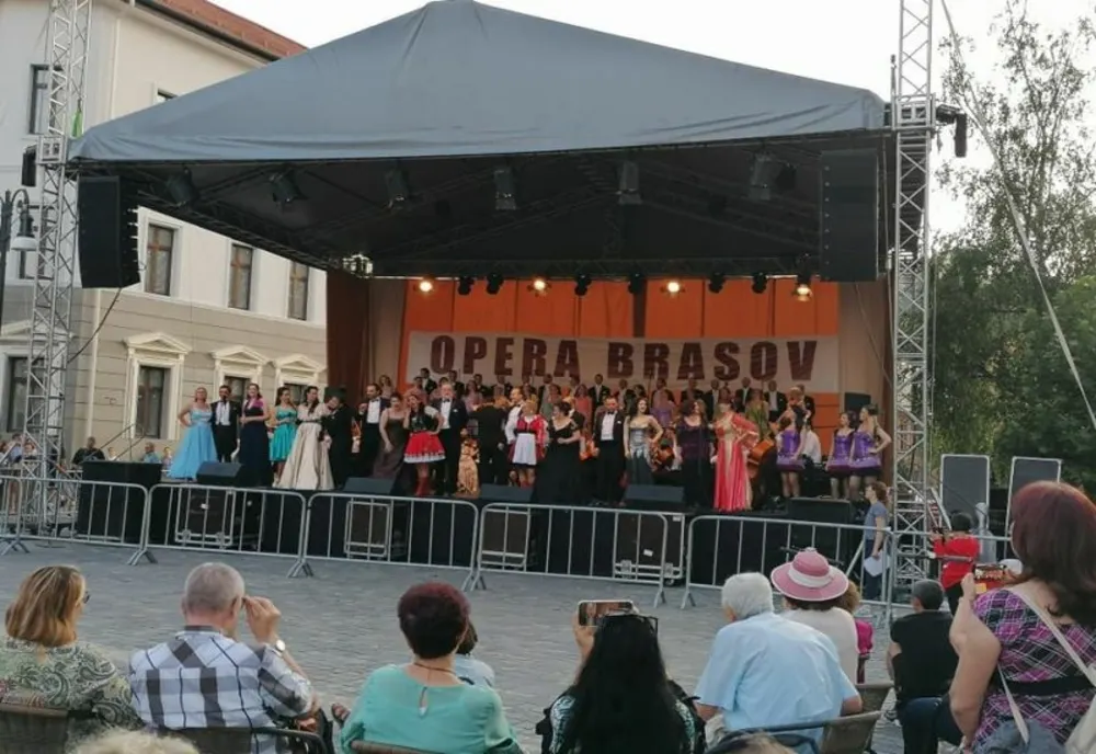 Concerte și spectacole, în weekend, în Piața Sfântul Ioan