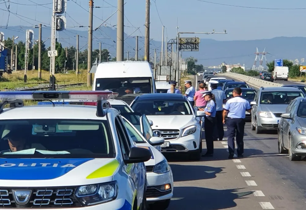 Polițiştii au dat amenzi de aproape 20.000 de lei, în doar 3 ore