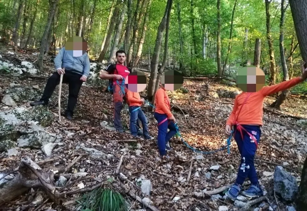 3 copii şi un adult, blocați pe Tâmpa!