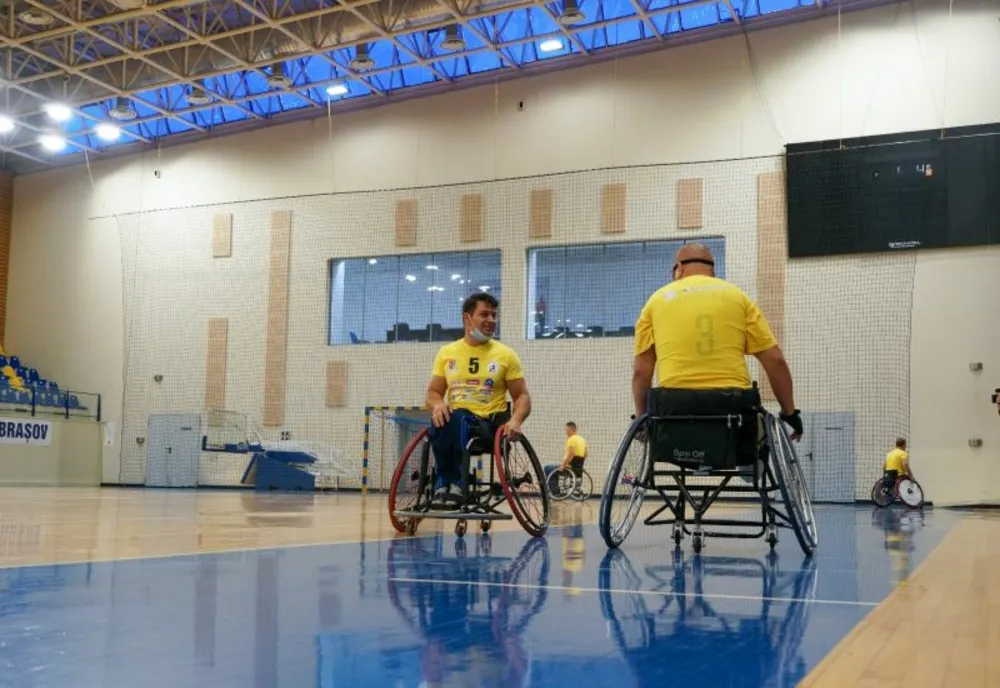 VIDEO Competiție sportivă pentru persoanele cu dizabilități, în weekend, la Brașov