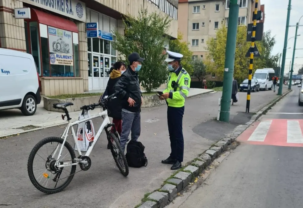 26 de amenzi pentru bicicliștii care nu respectă regulile de circulație