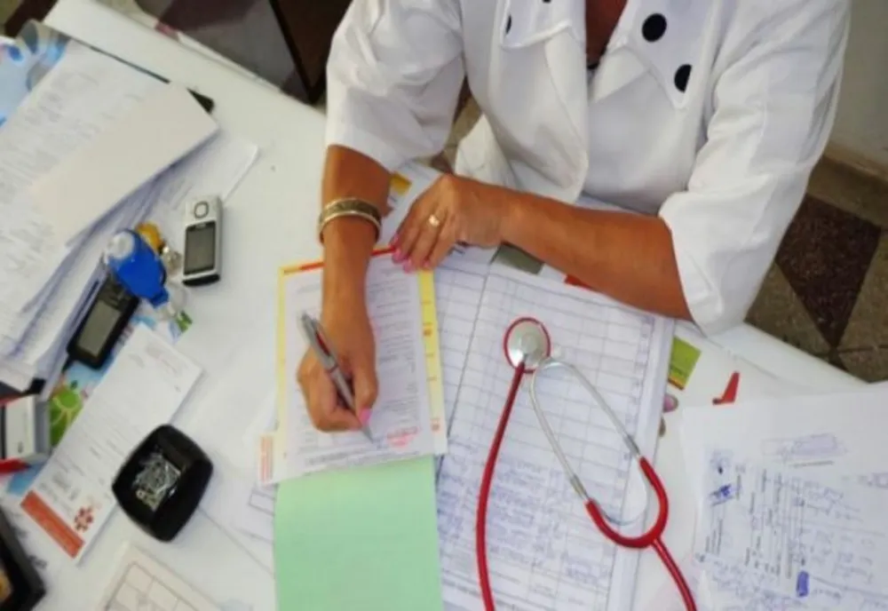 Ce spun reprezentanții clinicii private unde lucra medicul cardiolog reținut pentru luare de mită?