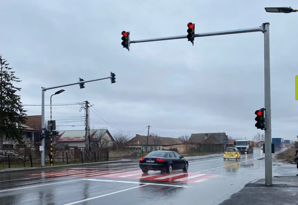 Un nou semafor pentru pietoni, de astăzi, în municipiul Braşov!