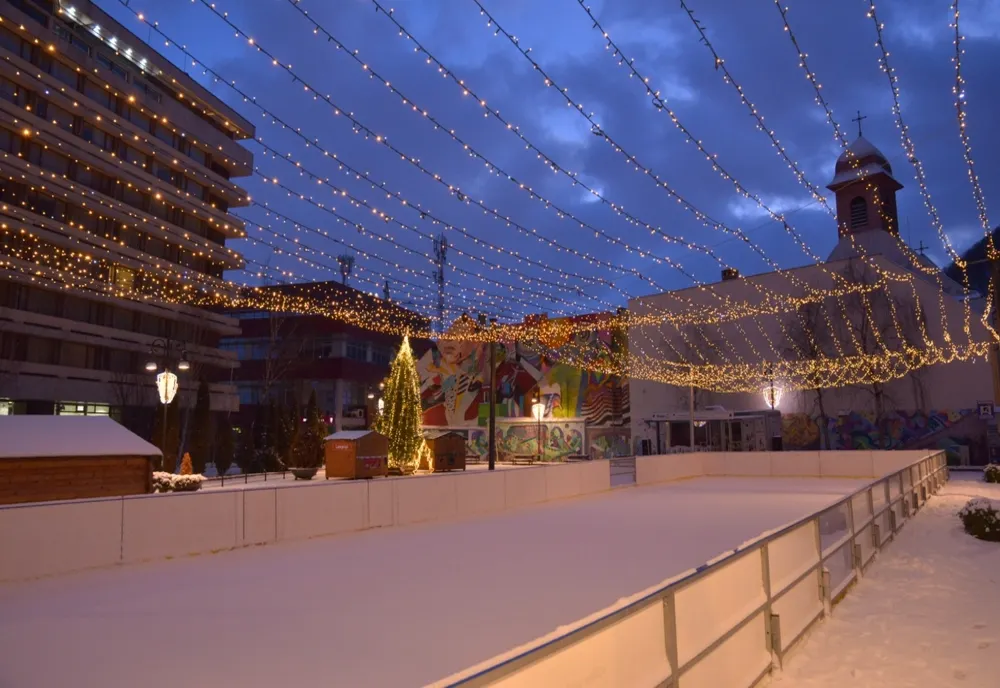 A fost deschis, în sfârșit, patinoarul din Piața Sf. Ioan
