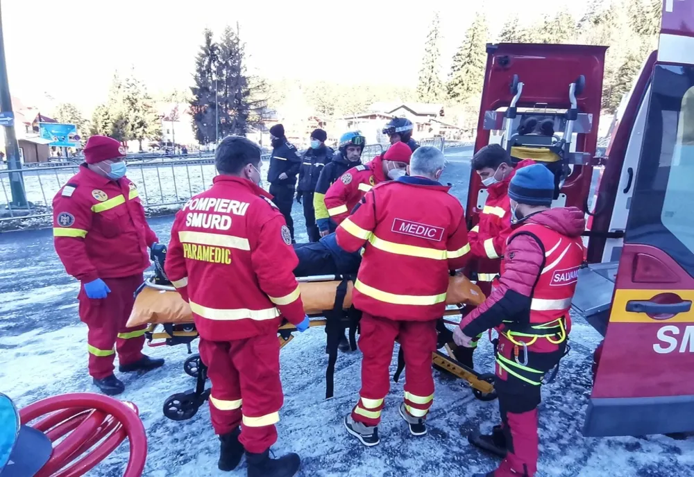 VIDEO Parapantist agățat în cablurile telecabinei din Poiana Brasov!