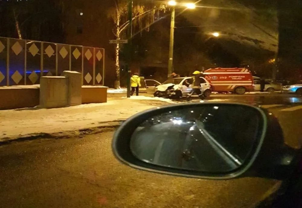 Accident cu 3 victime, aseară, în municipiul Braşov