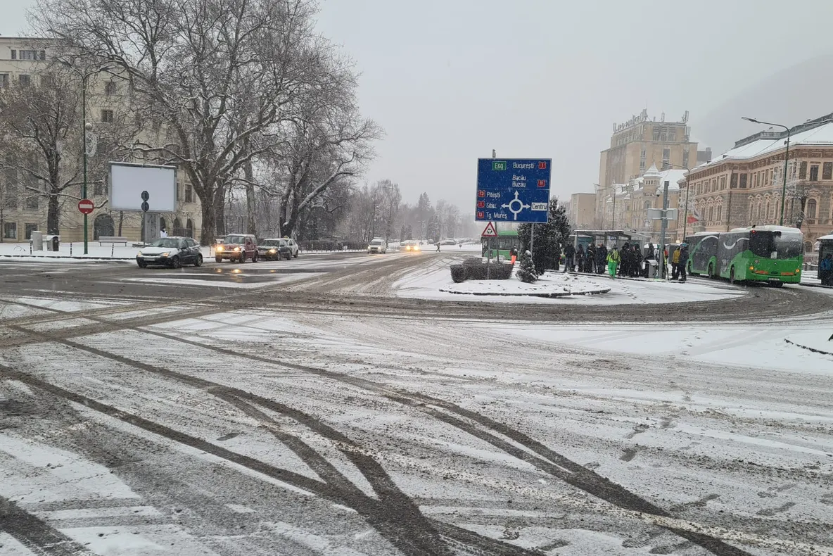 VIDEO Deszăpezire "ca la carte" în municipiul Brașov...