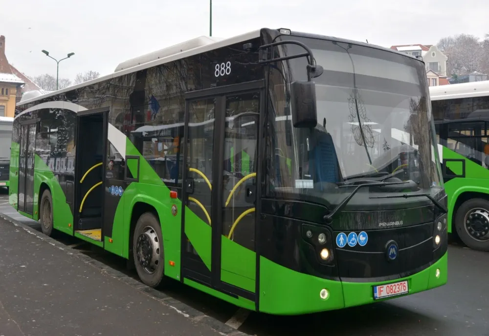 De mâine intră în circulație linia 100, care face legătura dintre gara Brașov și pârtiile de schi din Poiana Brașov 