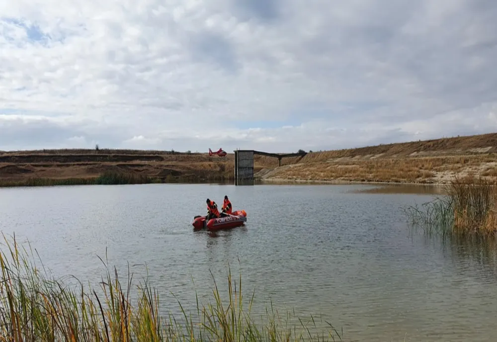3 copii de 14 ani au căzut în lac, la Dumbrăvița! Doi au ieşit, unul este căutat!