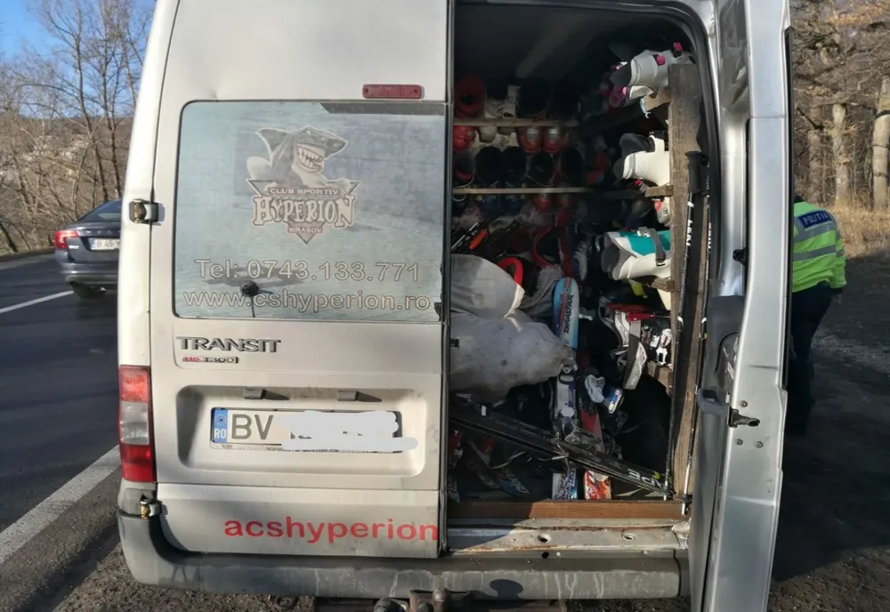 Amenzi de peste 11.000 de lei pentru şoferii care transportă minori