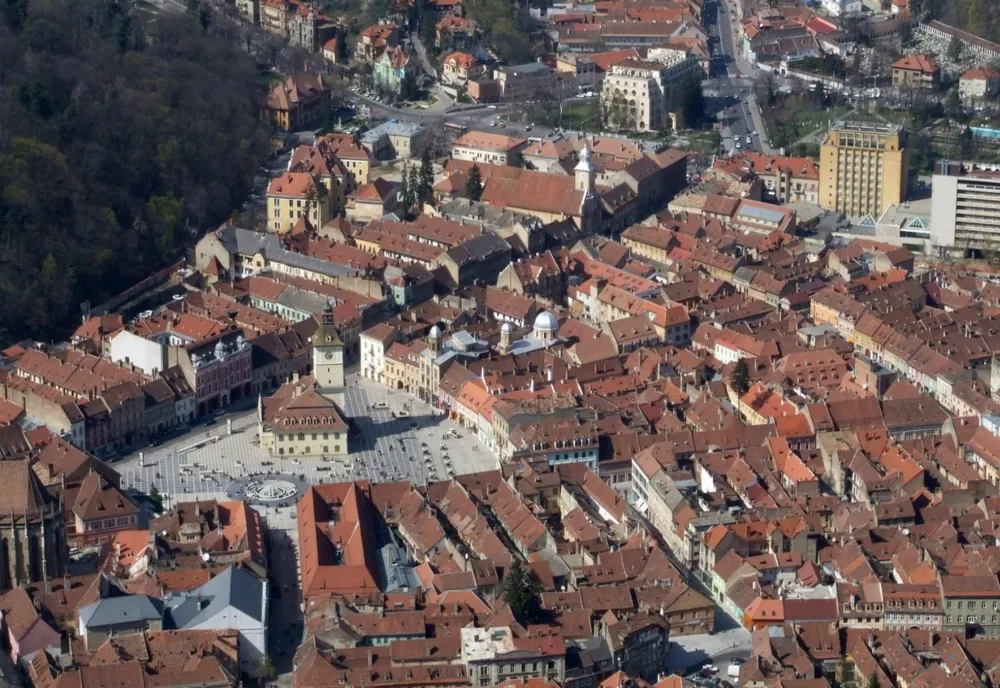 Arhitecți din România, Spania și Franța vor stabili cum va arăta Piața Sfatului