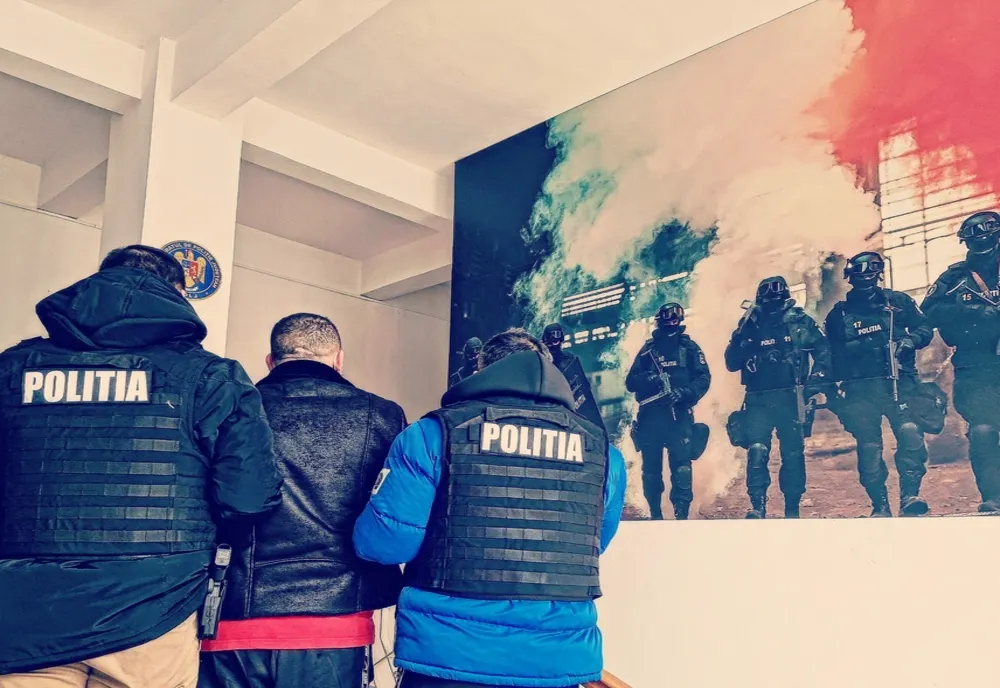 VIDEO Braşovean arestat după ce a furat bunuri de 100.000 de lei din mai multe locuințe