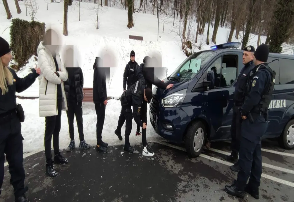 Jandarmii au dat amenzi de peste 2.000 de lei după o bătaie în care au fost implicați 10 minori