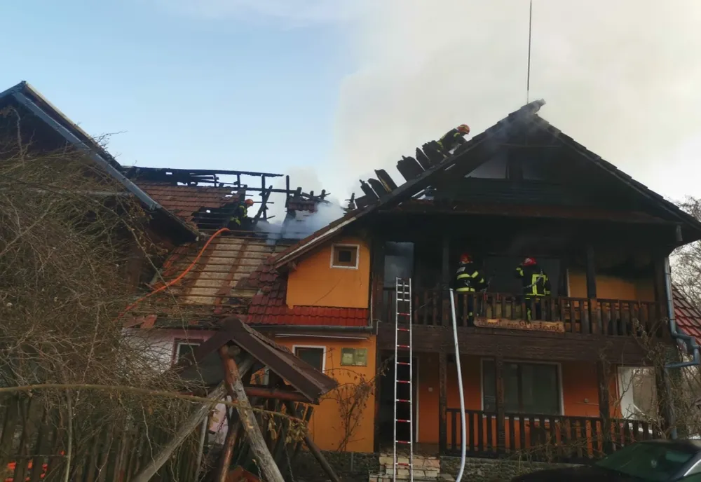 VIDEO Pensiune în flăcări