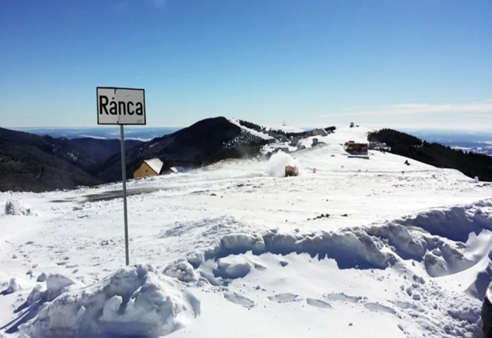 Salvamontiști din România și Serbia se antrenează la Rânca