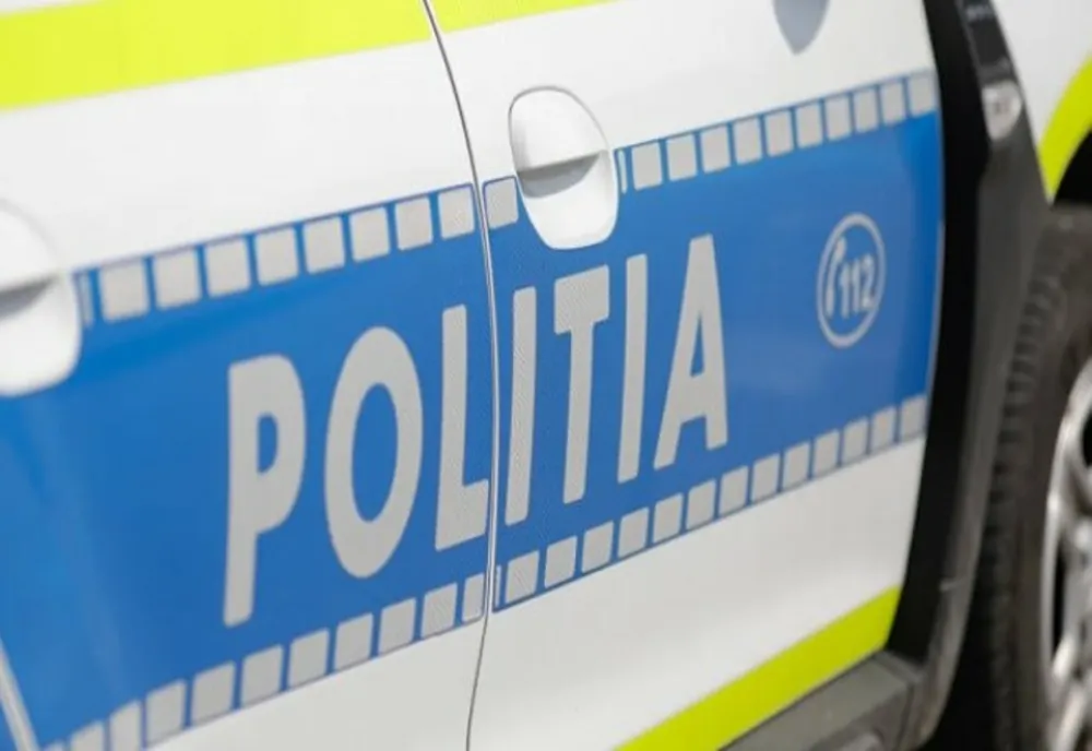 Fetiță de 12 ani rănită după ce a căzut în canal! Avea un bebeluș în brațe!
